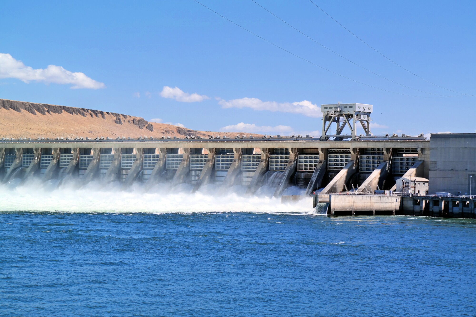 exploring-the-advantages-and-disadvantages-of-hydroelectric-energy